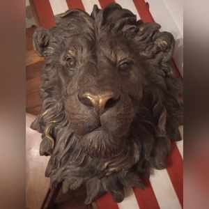 Lion head bust